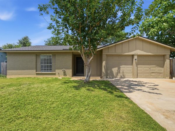 1913 Denfield DR, Round Rock, TX 78664