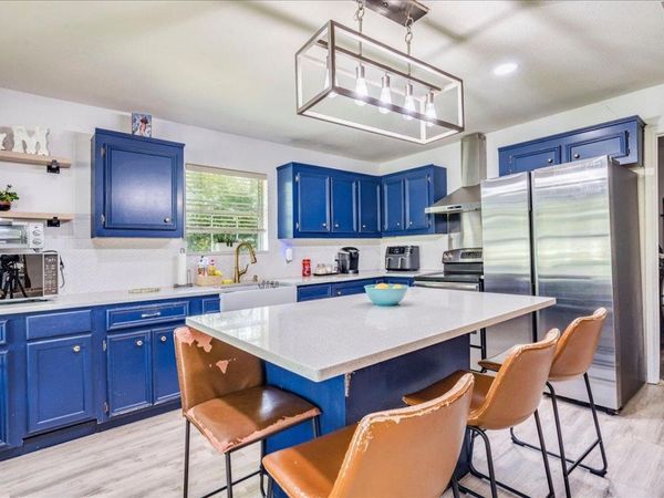 123 Crossroads DR, Dale, TX 78616