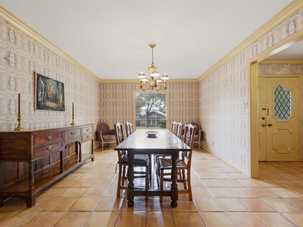 4202 Farhills DR, Austin, TX 78731