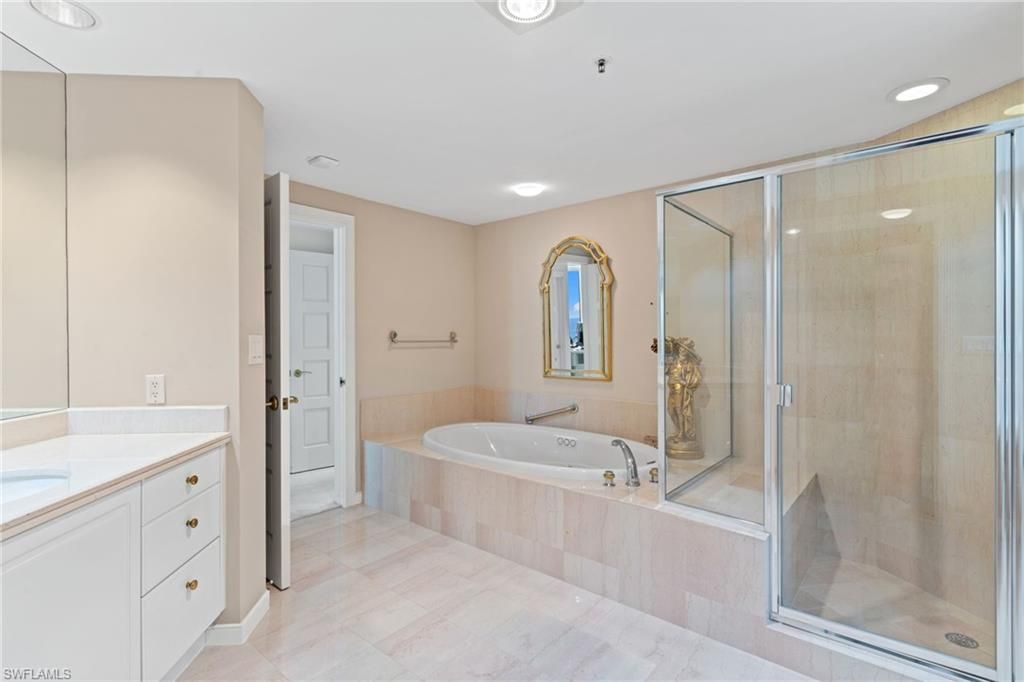 3971 Gulf Shore Blvd N, Unit 1004, Naples, FL 34103 Photo