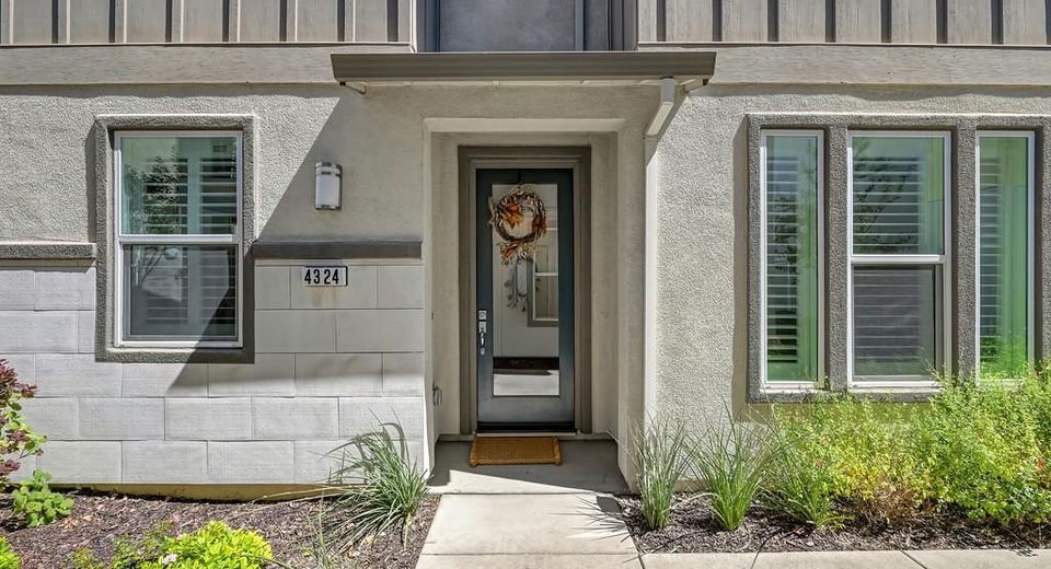 4324 Ocean Ln, Elk Grove, CA 95757 Photo