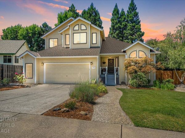 296 Randall Dr, Folsom, CA 95630