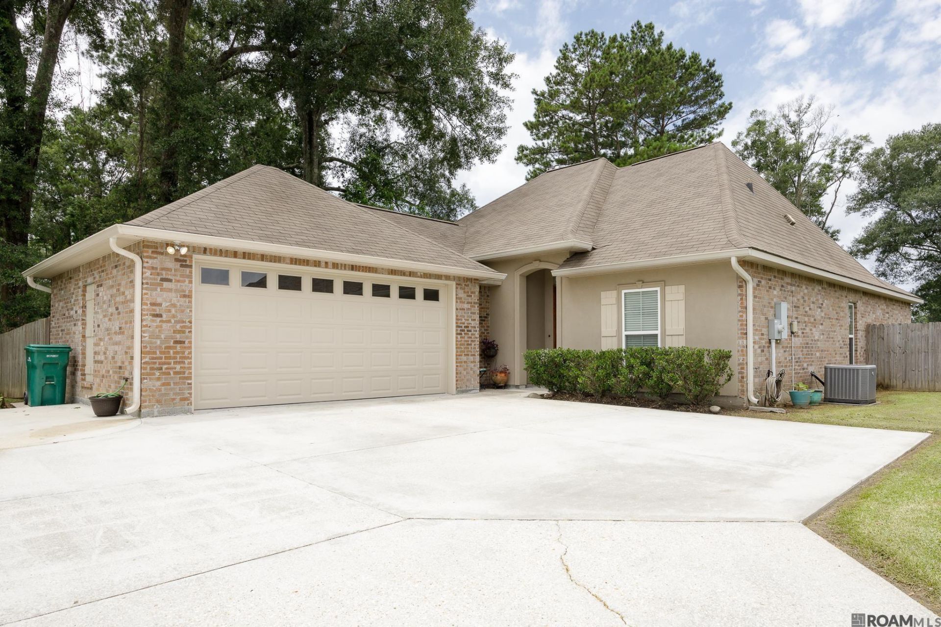 33773 Blue River Dr, Denham Springs, LA 70706 Main Photo