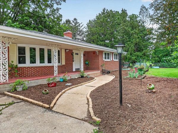726 Rockshire Drive, Janesville, WI 53546