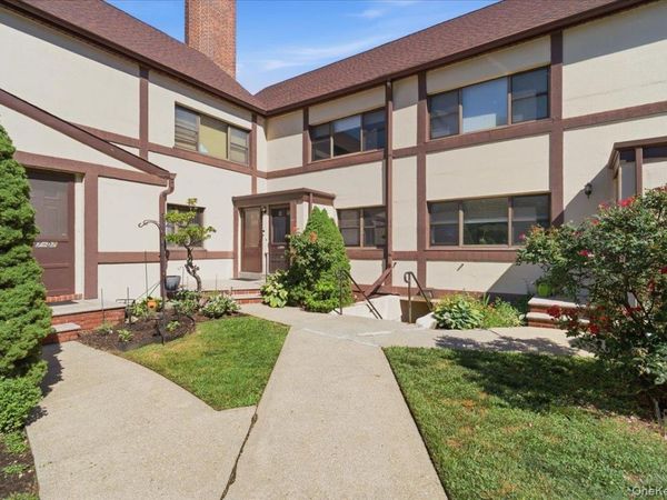 107 15th Street , Unit E2, Garden City, NY 11530