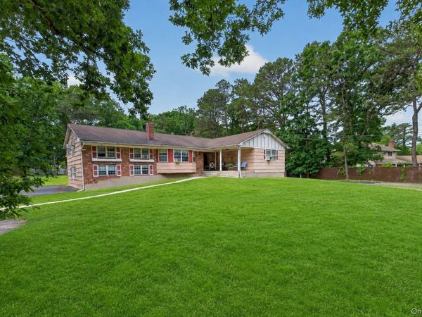 10 Otsego Avenue , Dix Hills, NY 11746