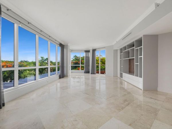 10 Edgewater Dr , Unit 4H, Coral Gables, FL 33133