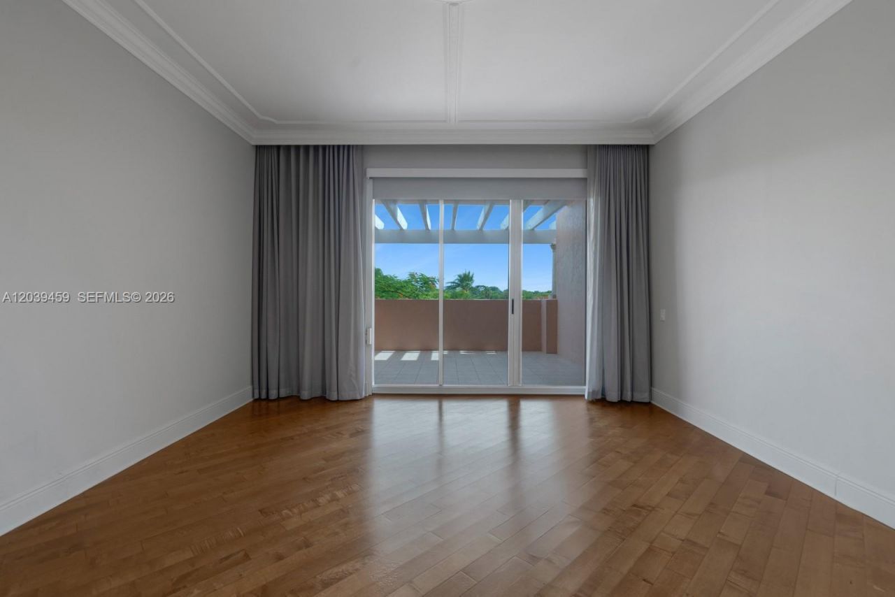 10 Edgewater Dr , Unit 4H, Coral Gables, FL 33133 Photo