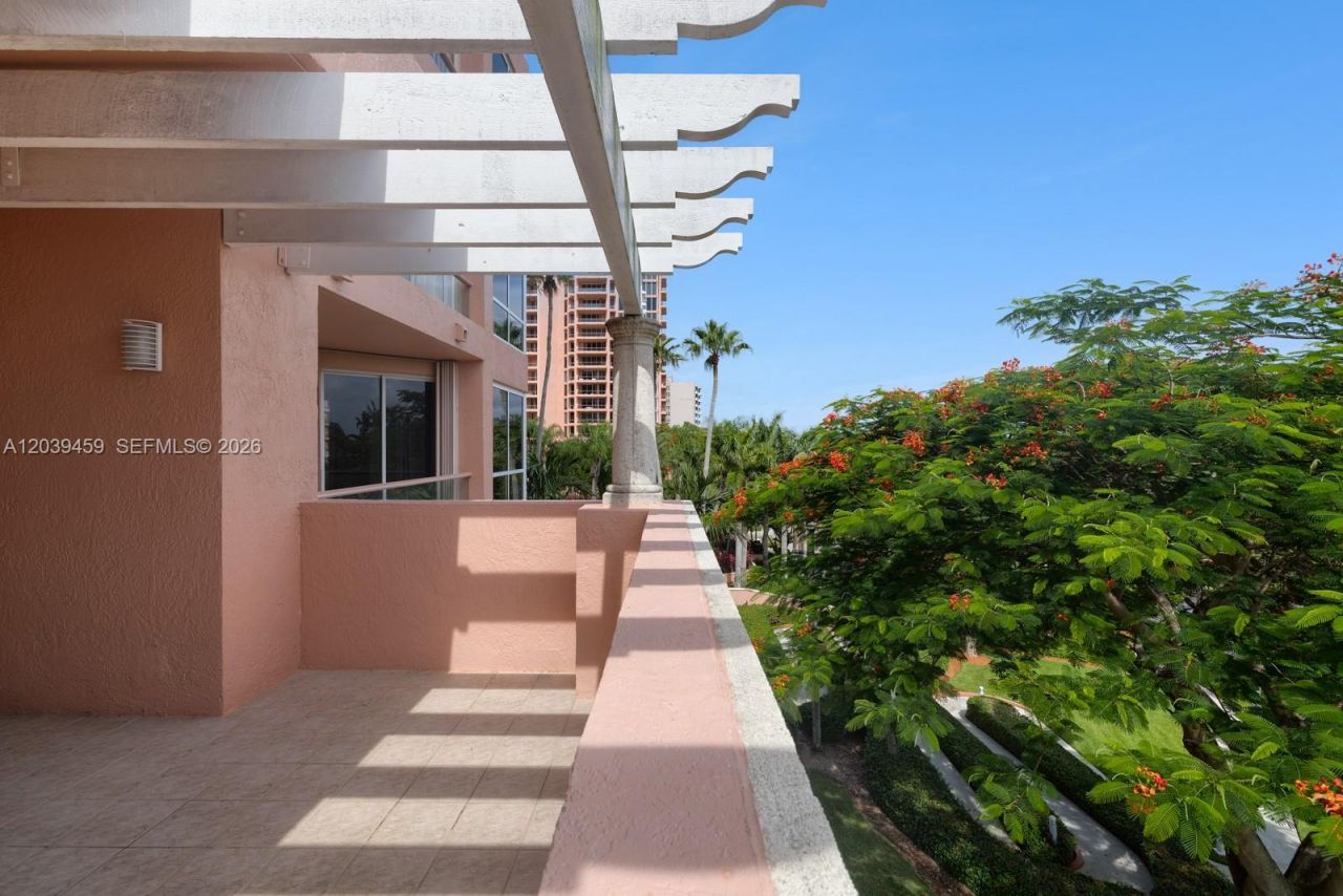 10 Edgewater Dr , Unit 4H, Coral Gables, FL 33133 Photo