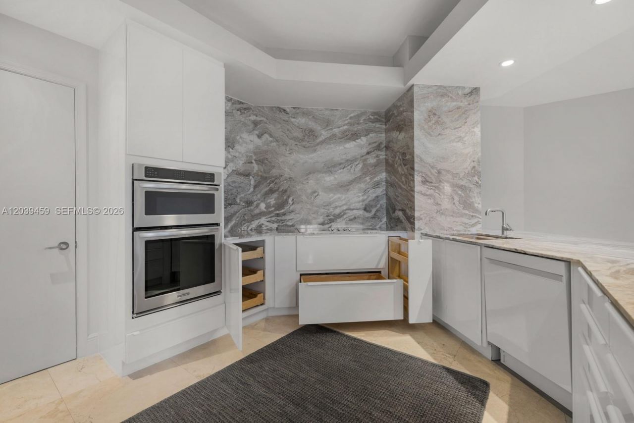10 Edgewater Dr , Unit 4H, Coral Gables, FL 33133 Photo