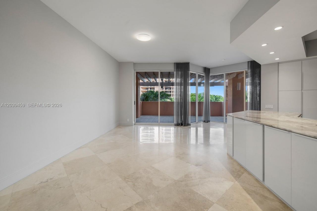 10 Edgewater Dr , Unit 4H, Coral Gables, FL 33133 Photo
