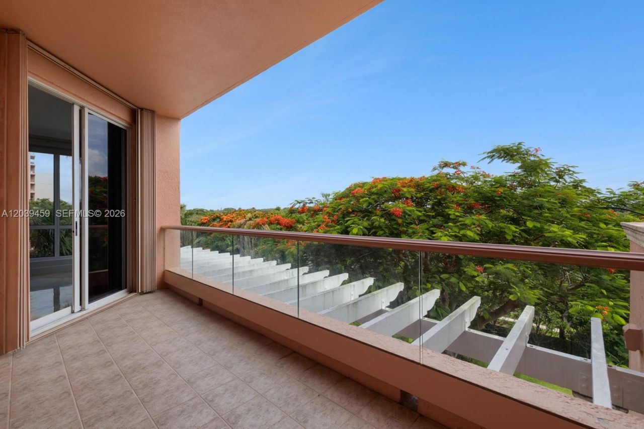 10 Edgewater Dr , Unit 4H, Coral Gables, FL 33133 Photo