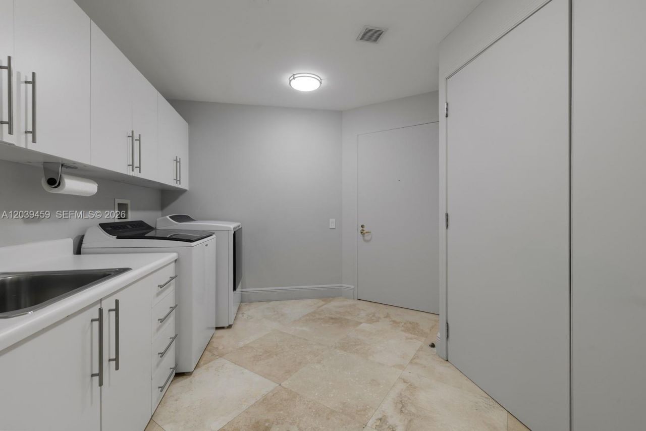 10 Edgewater Dr , Unit 4H, Coral Gables, FL 33133 Photo
