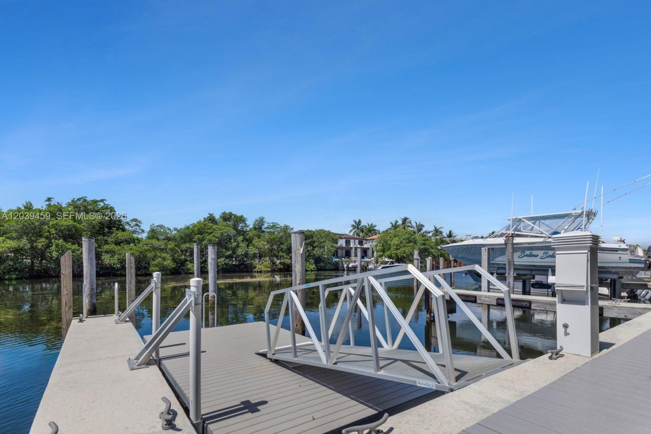 10 Edgewater Dr , Unit 4H, Coral Gables, FL 33133 Photo