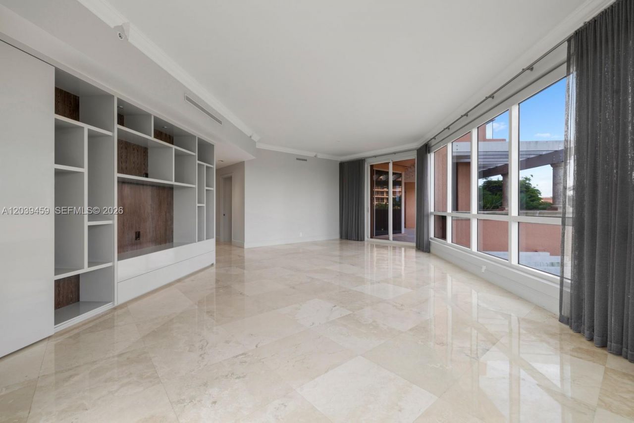10 Edgewater Dr , Unit 4H, Coral Gables, FL 33133 Photo