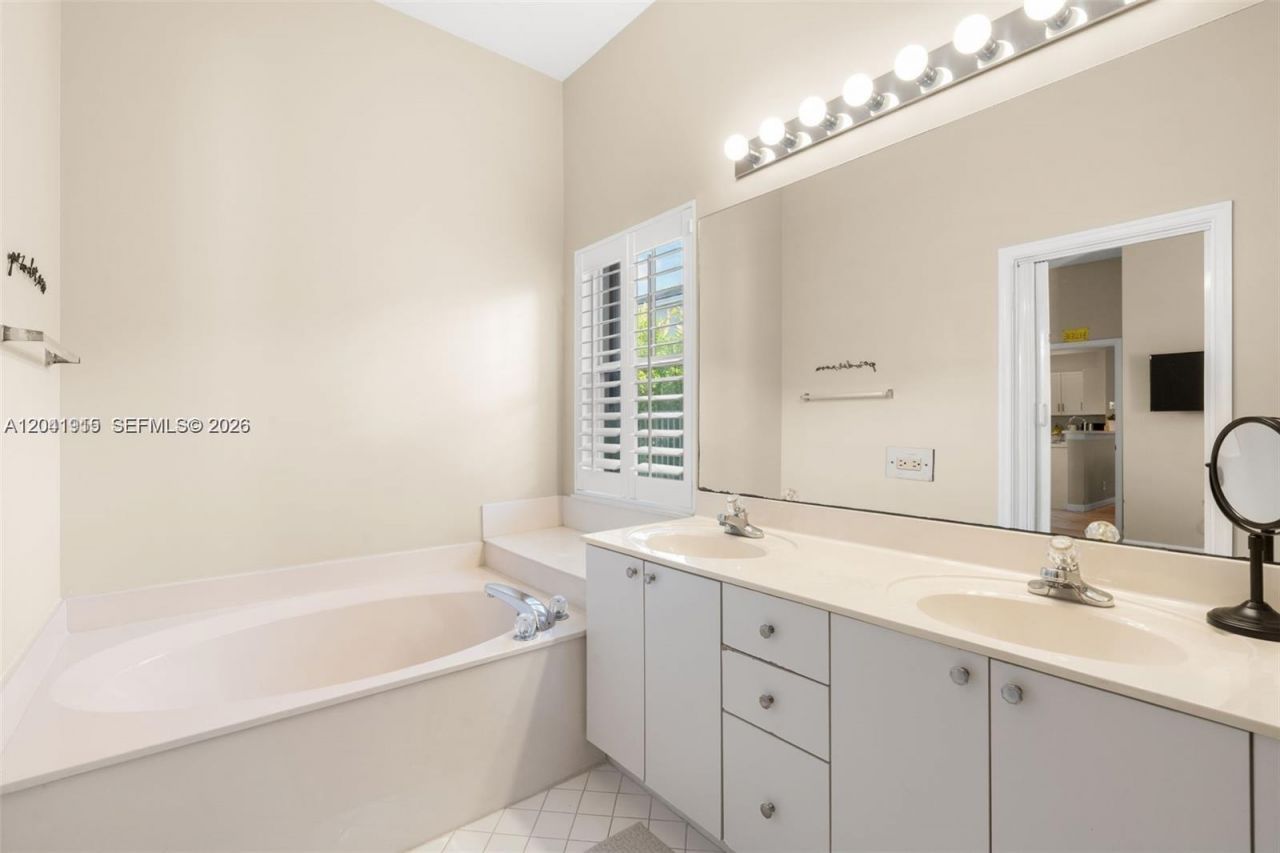 1414 Banyan Way , Weston, FL 33327 Photo