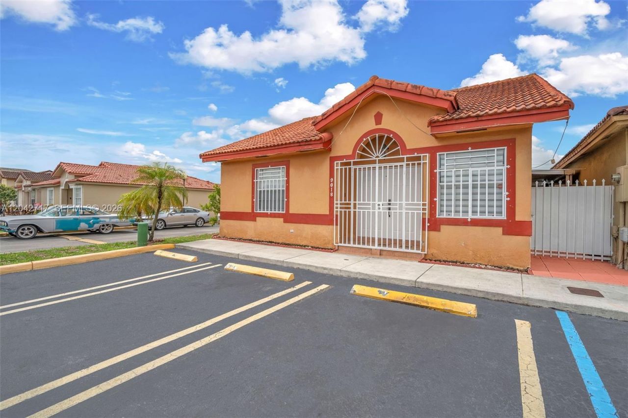 9018 NW 120th St , Unit 133, Hialeah Gardens, FL 33018 Photo