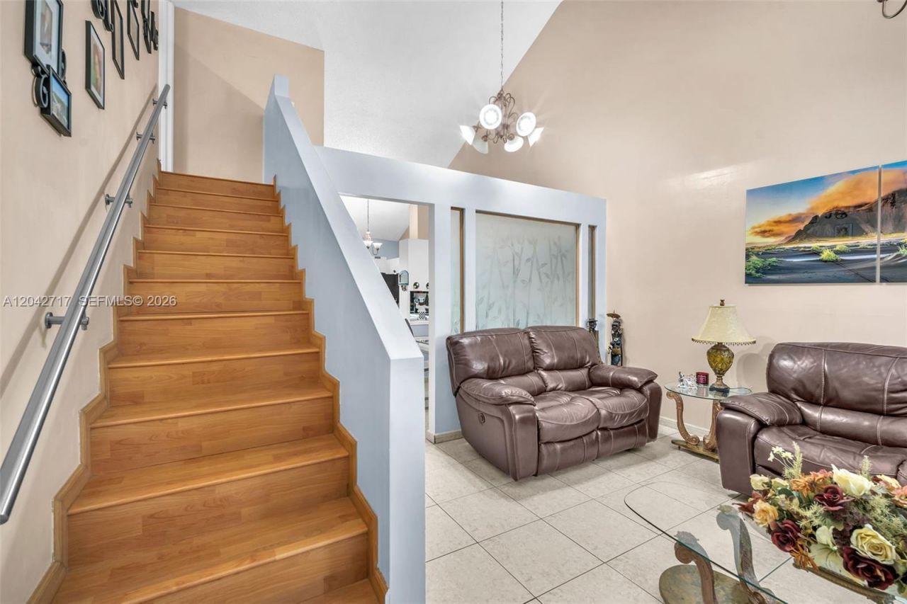 9018 NW 120th St , Unit 133, Hialeah Gardens, FL 33018 Photo