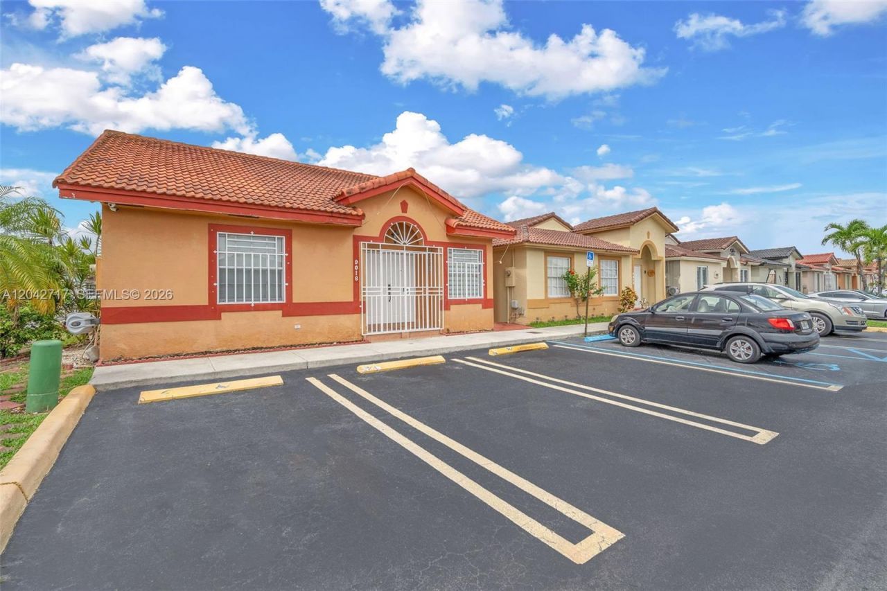 9018 NW 120th St , Unit 133, Hialeah Gardens, FL 33018 Photo