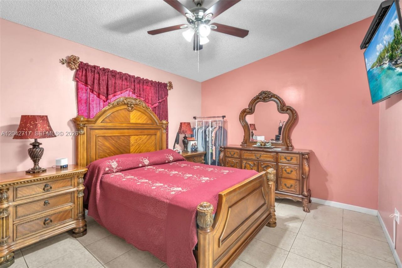9018 NW 120th St , Unit 133, Hialeah Gardens, FL 33018 Photo