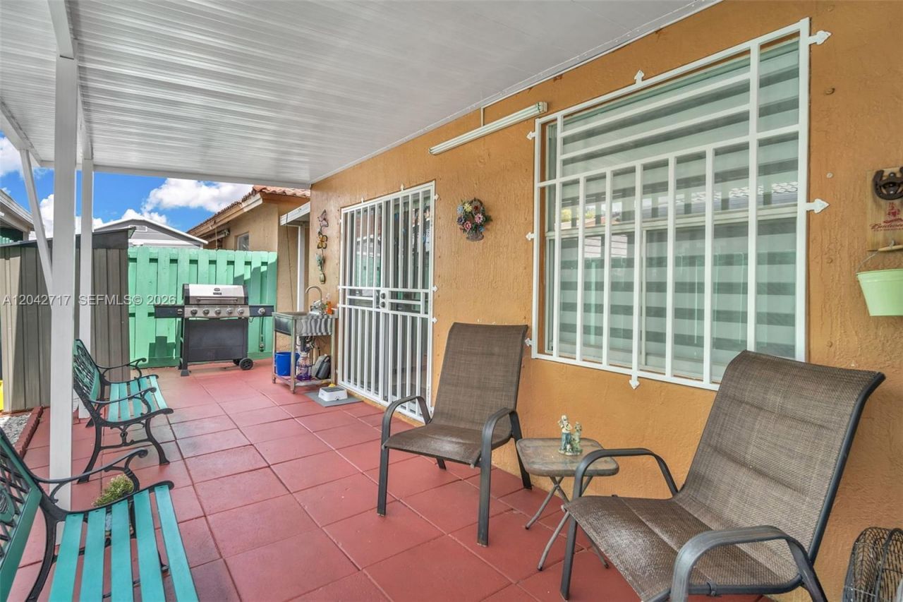 9018 NW 120th St , Unit 133, Hialeah Gardens, FL 33018 Photo