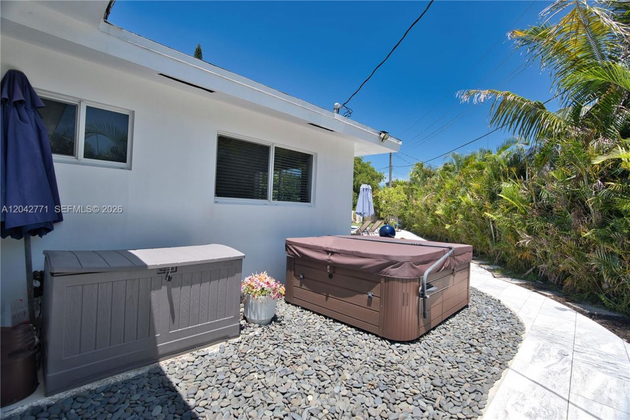 132 Almar Dr , Wilton Manors, FL 33334 Photo