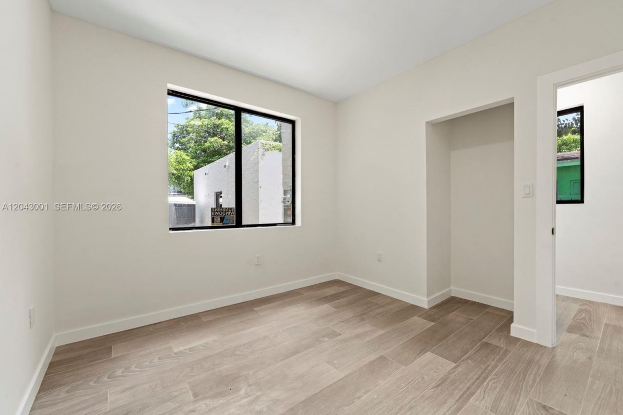 1020 NW 49th St , Miami, FL 33127 Photo
