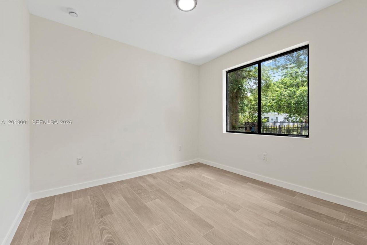 1020 NW 49th St , Miami, FL 33127 Photo