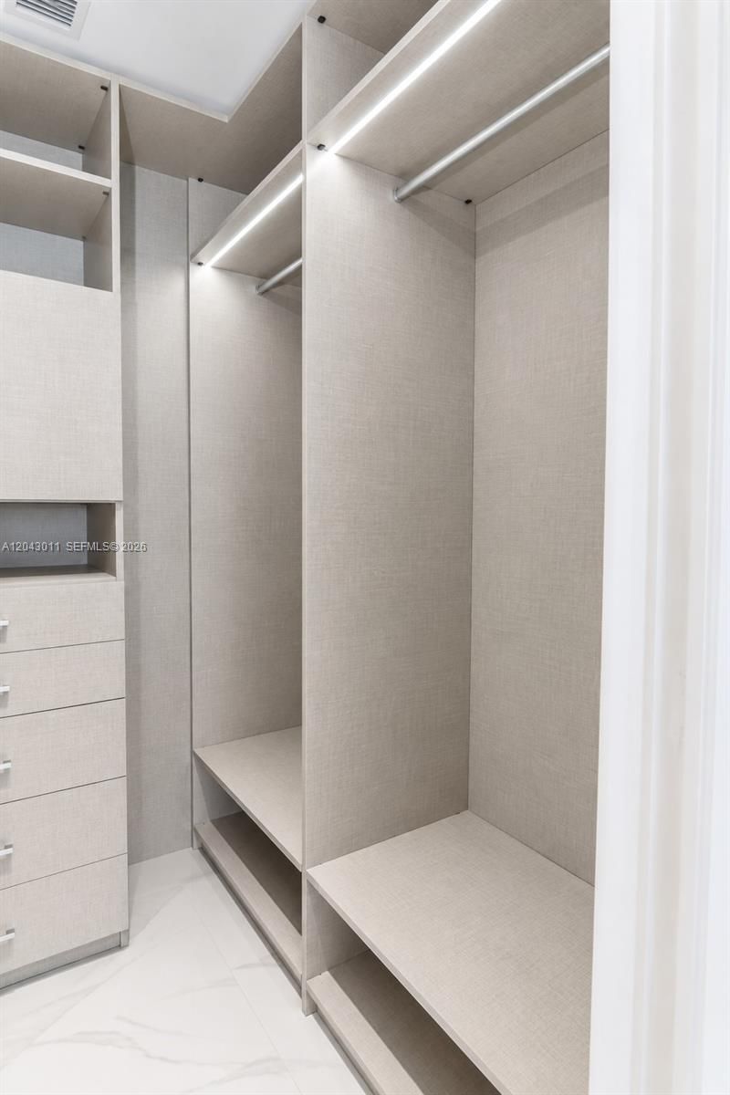 700 NE 24 St, Unit 1004, Miami, FL 33137 Photo