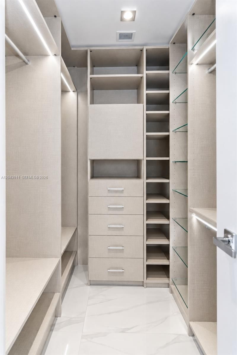 700 NE 24 St, Unit 1004, Miami, FL 33137 Photo