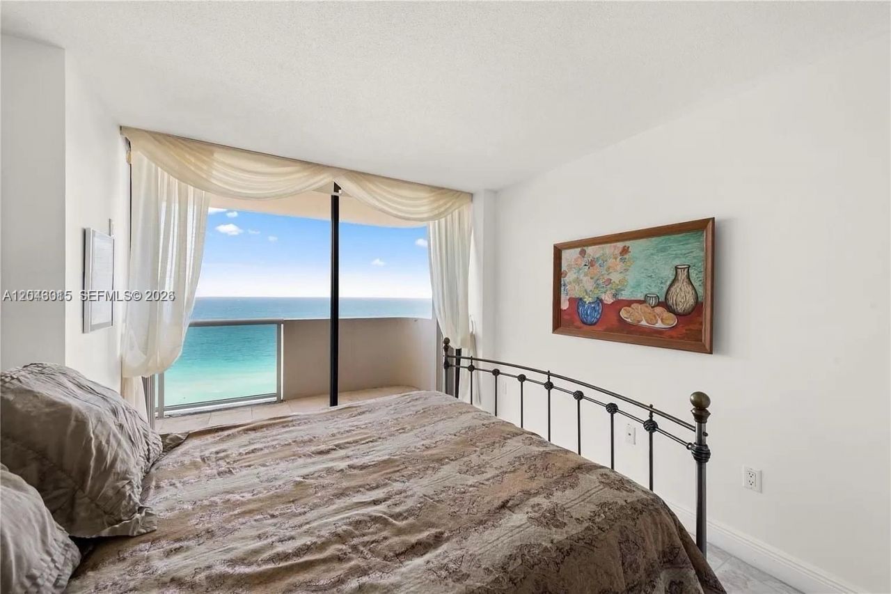 5757 Collins Ave, Unit 2006, Miami Beach, FL 33140 Photo