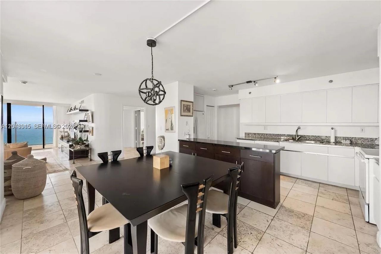 5757 Collins Ave, Unit 2006, Miami Beach, FL 33140 Photo