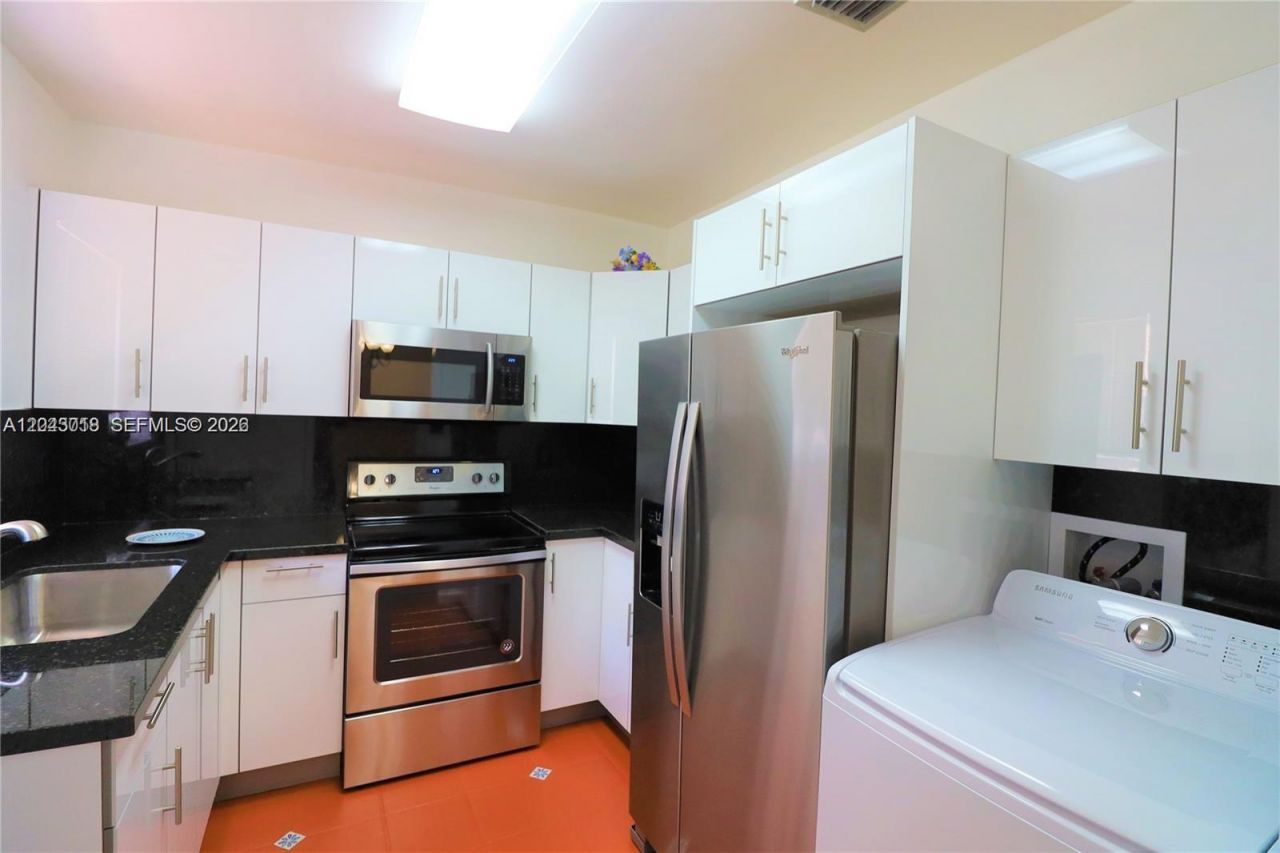 1698 SW 20th St , Unit 01, Miami, FL 33145 Photo