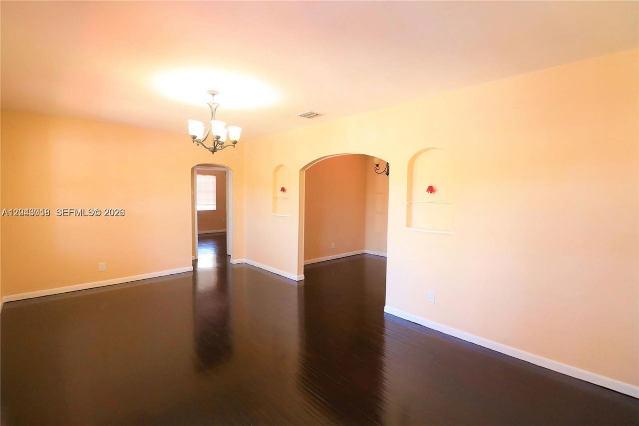 1698 SW 20th St , Unit 01, Miami, FL 33145 Photo