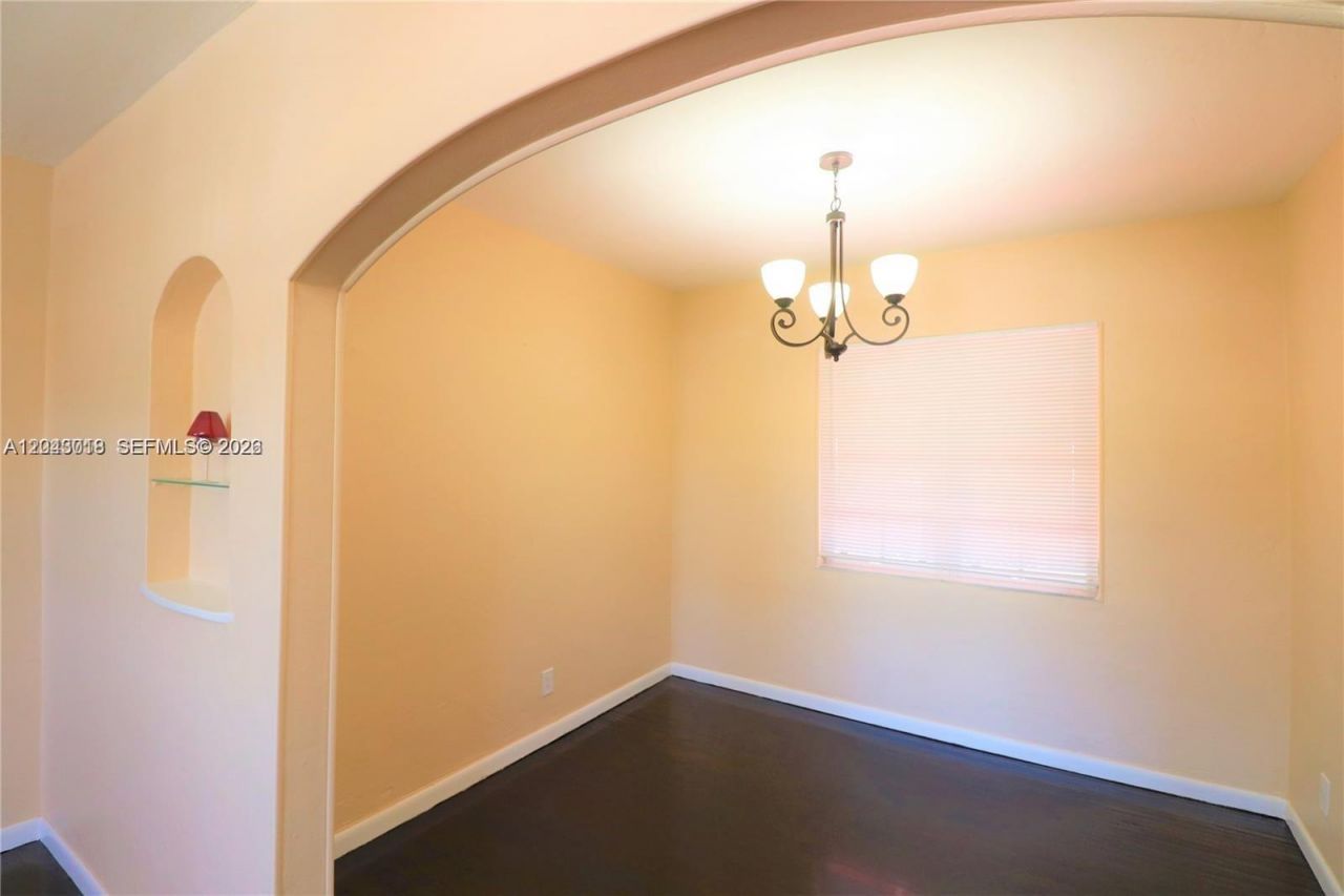 1698 SW 20th St , Unit 01, Miami, FL 33145 Photo