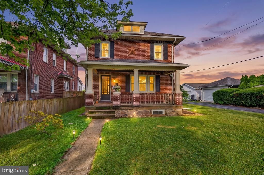 1118 MINSI TRAIL STREET , BETHLEHEM, PA 18018