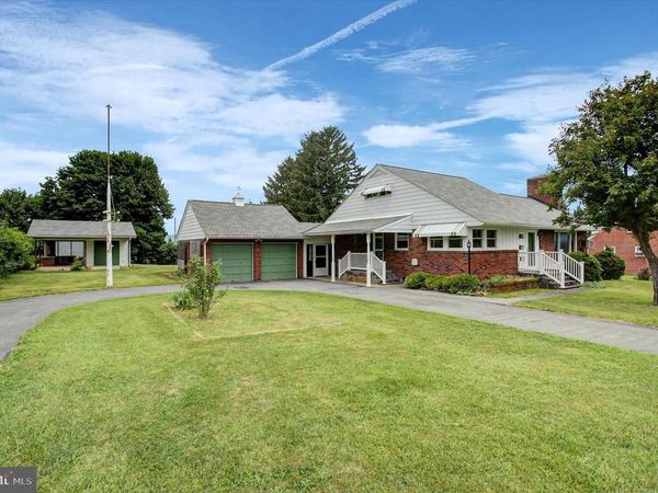 580 BUCHANAN TRAIL , MC CONNELLSBURG, PA 17233