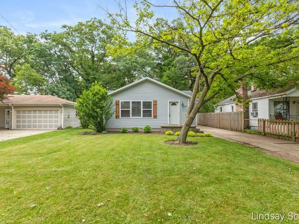 4914 Haughey Avenue SW, Wyoming, MI 49548