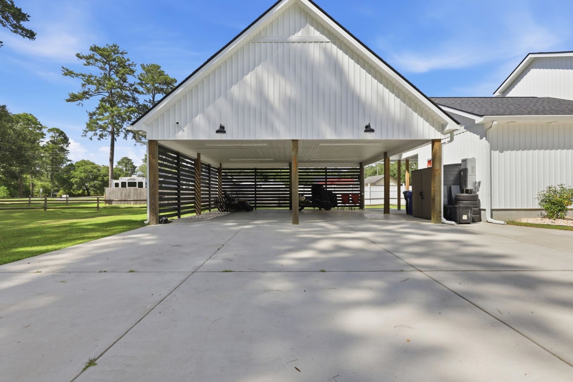 2487 Long Ave. Photo 17