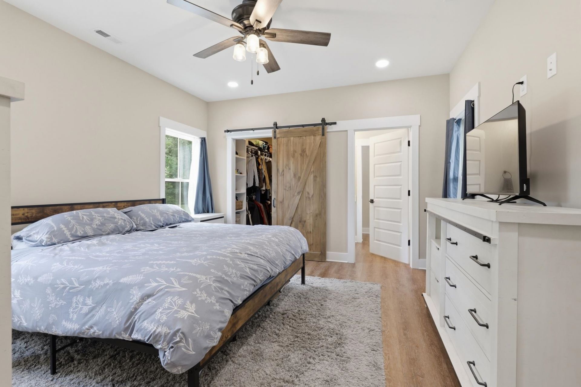 2487 Long Ave. Photo 8