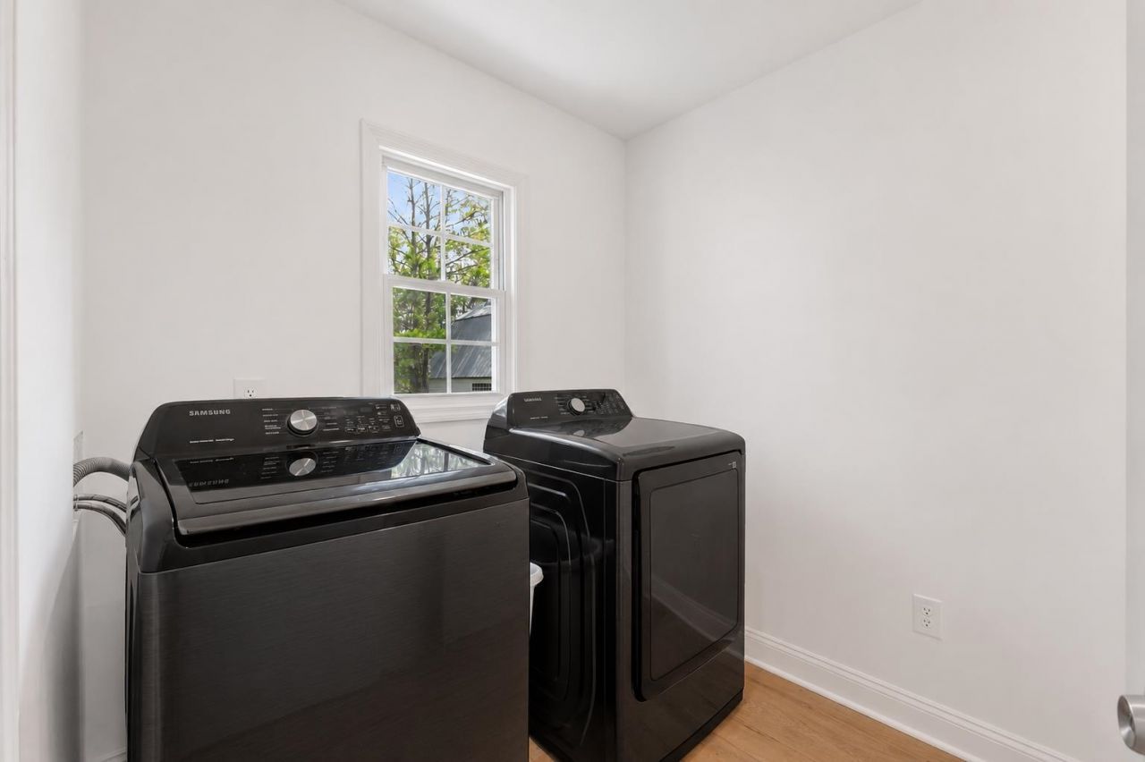 948 Eagle Dr. Photo 10