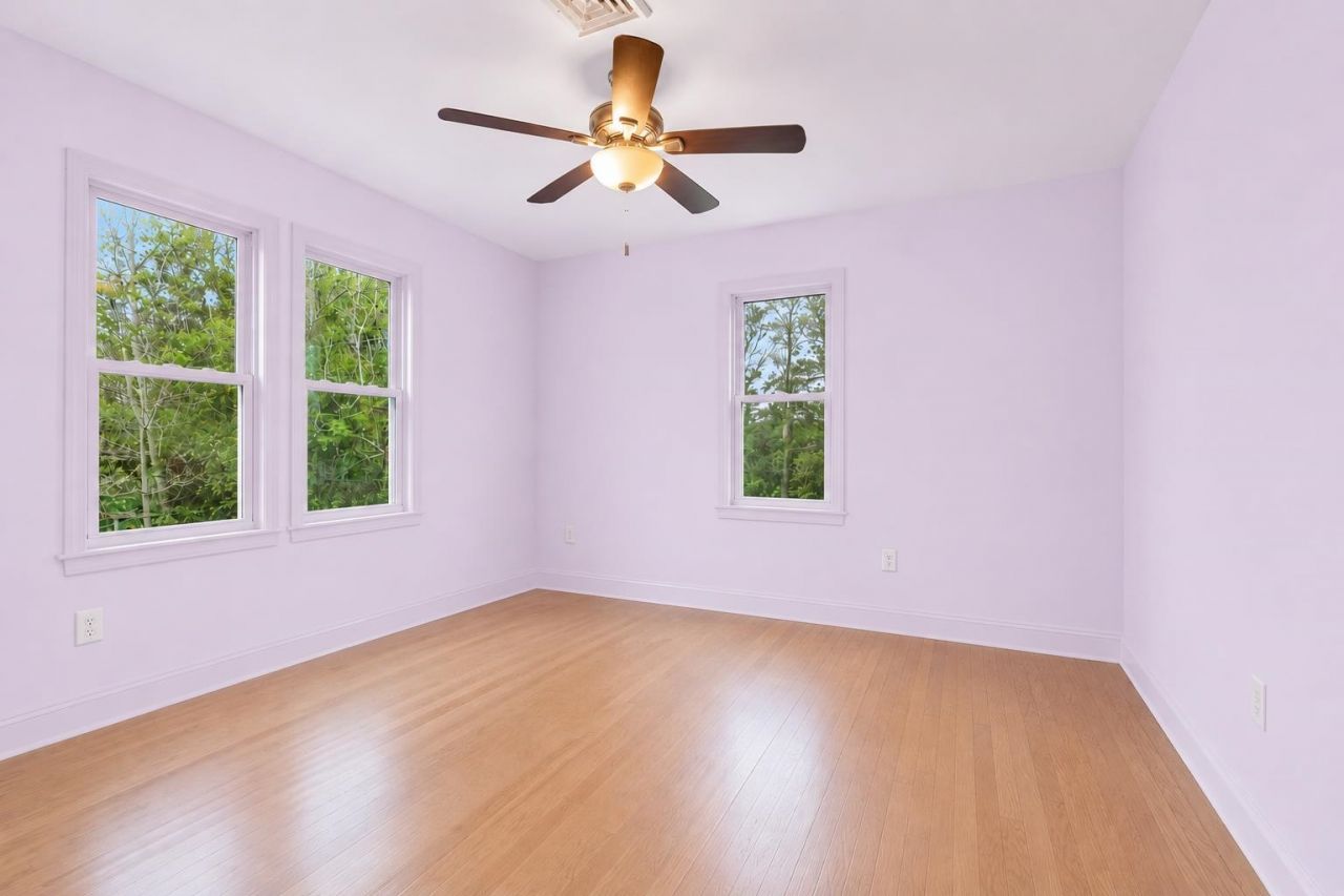 948 Eagle Dr. Photo 16
