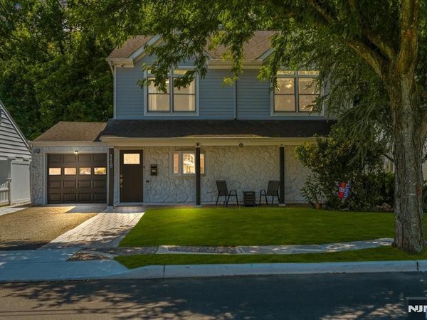 118 Howard Avenue, ROCHELLE PARK, NJ 07662