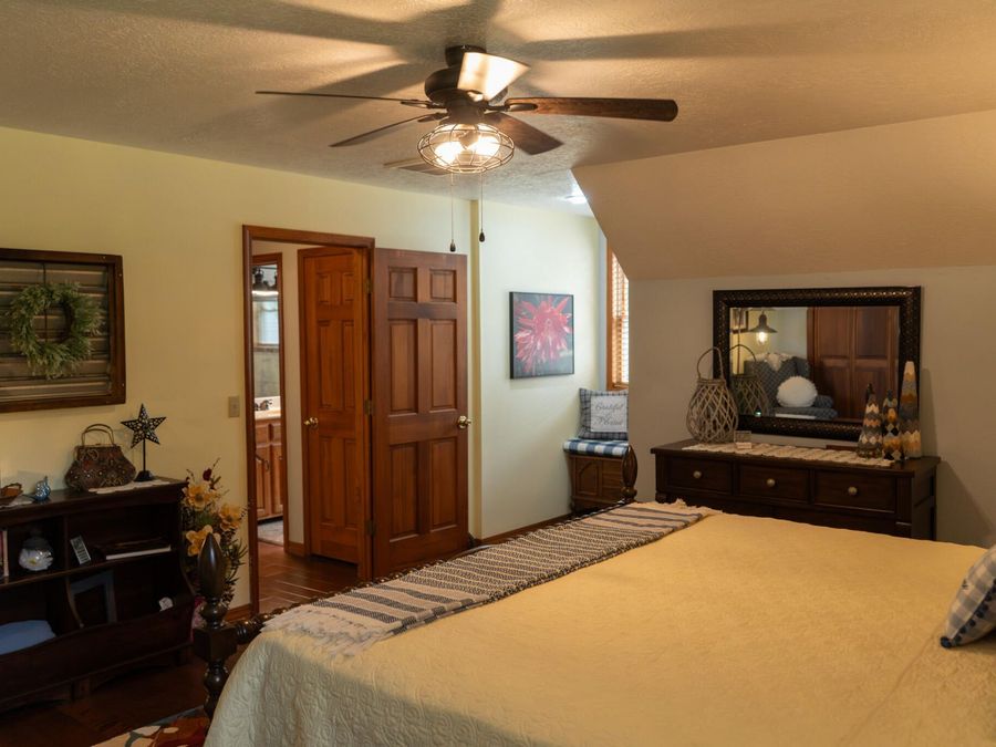 Property Image 100