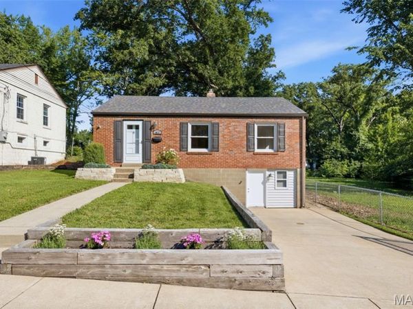 1027 Ferndale Avenue, Crestwood, MO 63126