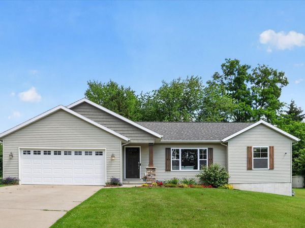 2747 4 Mile Road NW, Grand Rapids, MI 49544