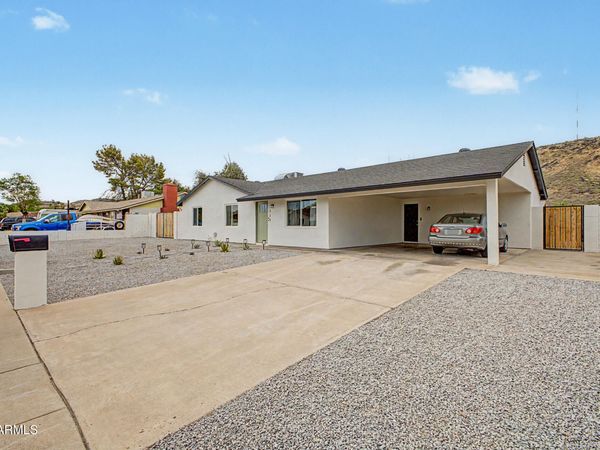 1523 W SURREY Avenue, Phoenix, AZ 85029
