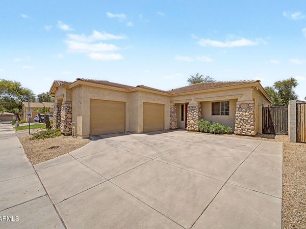 890 E CHRISTINE Place, Chandler, AZ 85225