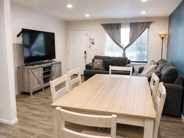 8318 W ROMA Avenue, Phoenix, AZ 85037