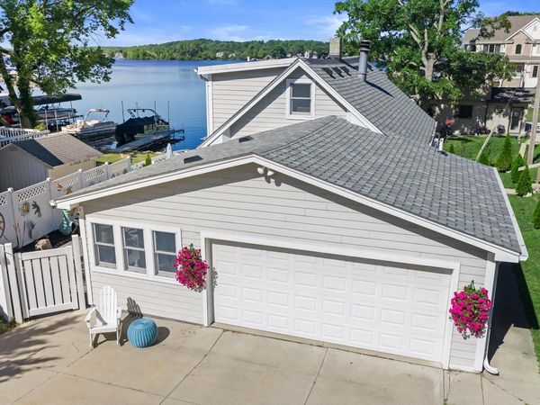 S68W18031 Island DRIVE, Muskego, WI 53150